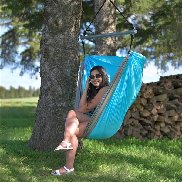 Vivere Turquoise Nylon Portable Parachute Hammock with Built-In Pockets