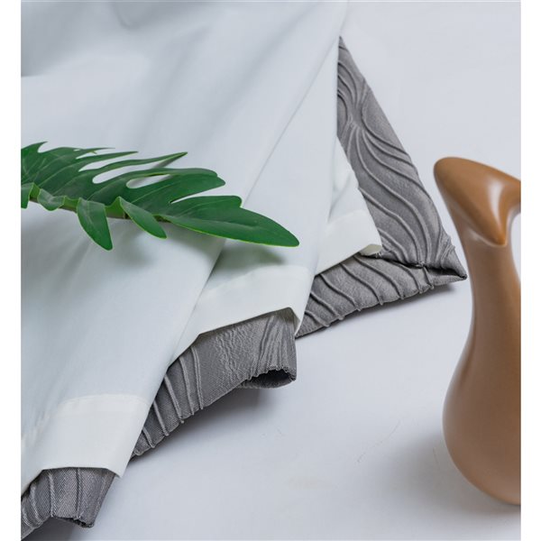 Gouchee Home Surf 96-in Silver Polyester Room Darkening Curtain Panel Pair