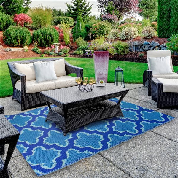 Northlight 4-ft x 6-ft Blue Rectangular Indoor/Outdoor Quatrefoil Pattern Area Rug