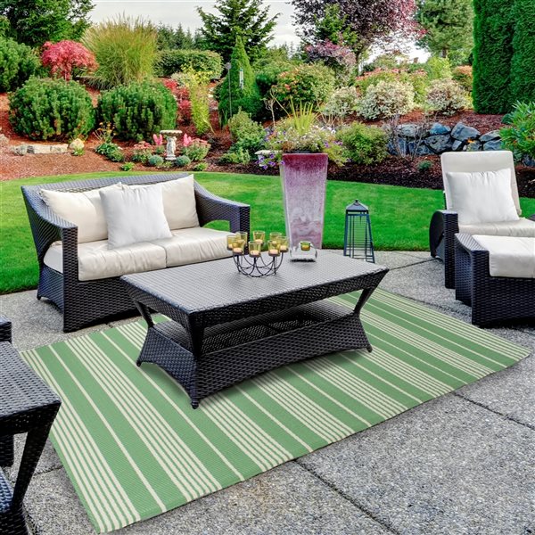 Northlight 4-ft x 6-ft Green and Off-White Rectangular Indoor/OutdoorStriped Area Rug