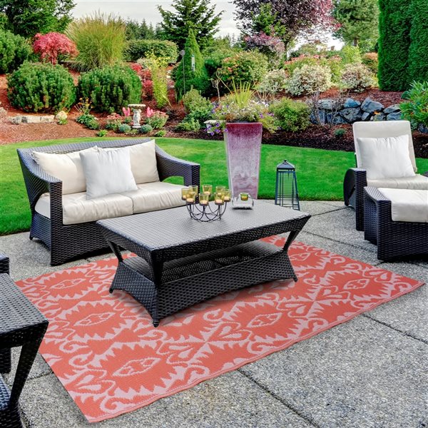 Northlight 4-ft x 6-ft Pink Rectangular Indoor/Outdoor Abstract Pattern Area Rug