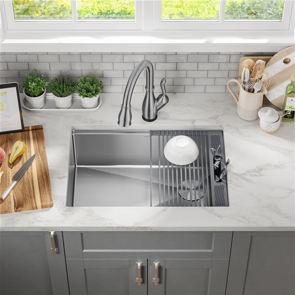 Delta Lorelai 27-in Stainless Steel Single Bowl Kitchen Sink