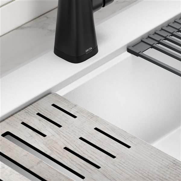 Delta Everest 33-in Top Mount Kitchen Sink in White