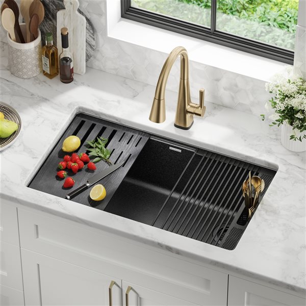 Delta Everest 33-in Granite Undermount Kitchen Sink in Metallic Black