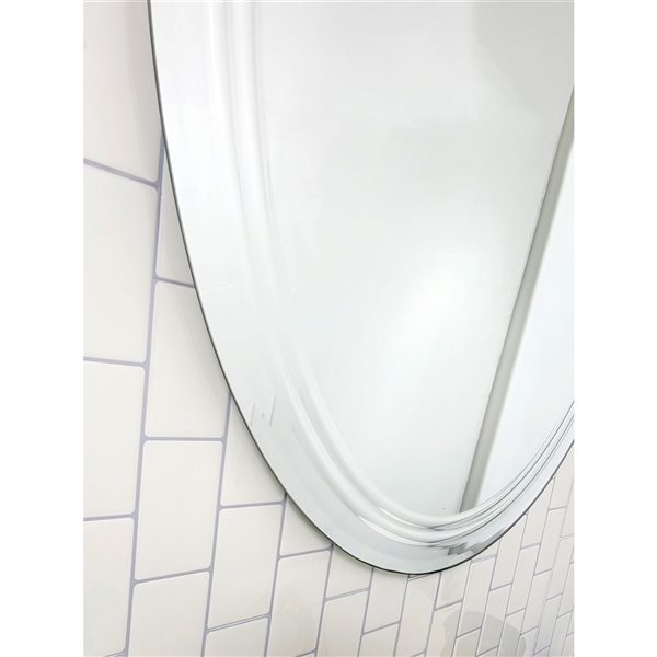 Décor Wonderland Tri-Bevel 23.6-in Oval Frameless Bathroom Mirror