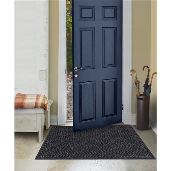 Rubber-Cal 2-ft x 3-ft Black Rectangular Indoor or Outdoor Home Door Mat in  the Mats department at
