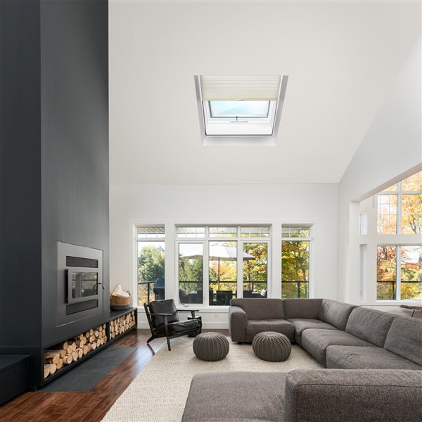 Columbia Triple Glazed Clear 22.5 x 46.5 Curb Mount Manual Venting Glass Skylight - Black