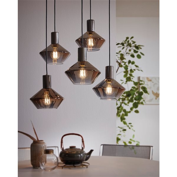 Luminaire suspendu moyen moderne et contemporain Ponzano par Eglo avec 5 lumières à ampoule à incandescence, chrome noir