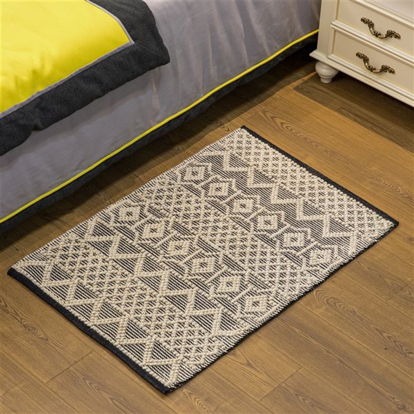 Deerlux 2-ft x 3-ft Beige and Black Rectangular Indoor Area Rug