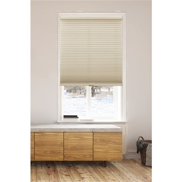 Lumi Home Furnishings 26-in x 72-in Ivory Light Filtering Cordless Indoor Honeycomb POSH Cellular Shade