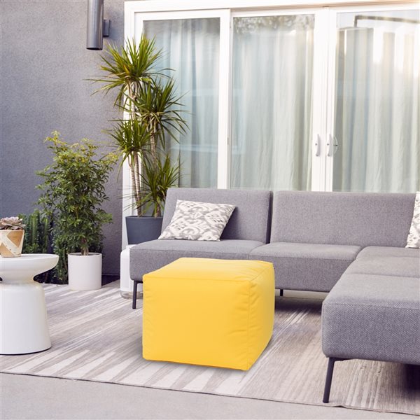 Pouf d'intérieur/d'extérieur en oléfine jaune Cube Soleil par Gouchee Home