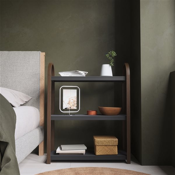 Étagère autoportante Bellwood par Umbra en bois noir et noyer à 3 tablettes de 10,03 po p. x 28,4 po l. x 35,4 po h.