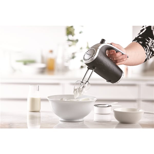 Brentwood 32-in Cord 5-Speed Black Electric Hand Mixer