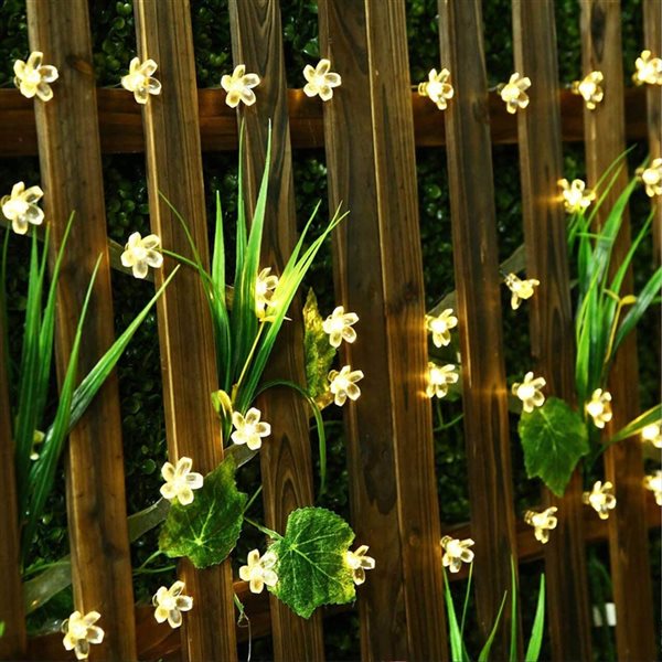 SOWAZ 22-ft Solar Sakura Flowers LED String Lights