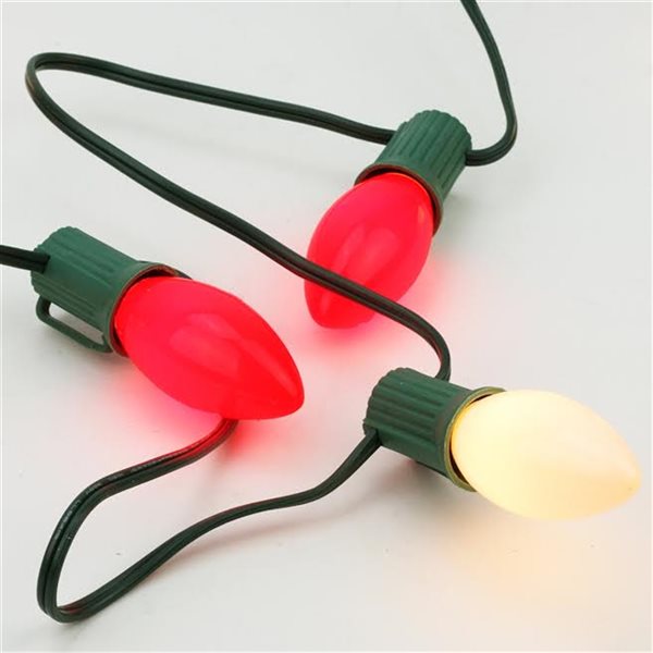 Northlight Opaque Red and White Candy Cane C7 Christmas Light Set - 25-Light