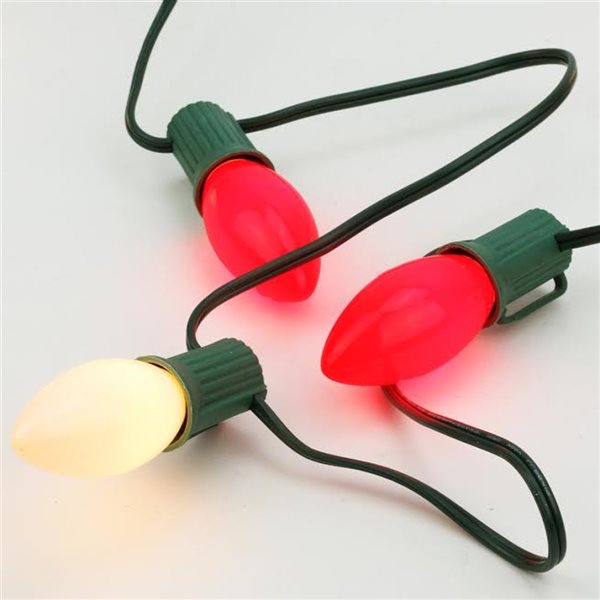 Northlight Opaque Red and White Candy Cane C7 Christmas Light Set - 25-Light