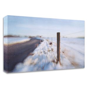 Impression sur toile Tangletown Fine Art « Walking on the Edge of Winter » par Dawn D. Hanna sans cadre de 18 po h. x 27 po l.