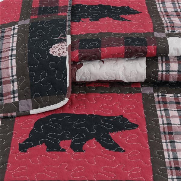 Marina Decoration Red Microfibre with Polyester Fill Bear and Reindeer Plaid Full/Queen Quilt Set - 3-Piece