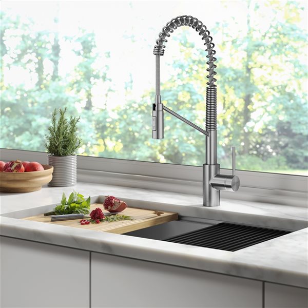 Kraus Oletto Spot-Free Stainless Steel 1-Handle Deck Mount Pull-Down Touchless Residential Kitchen Faucet - Deck Plate Included