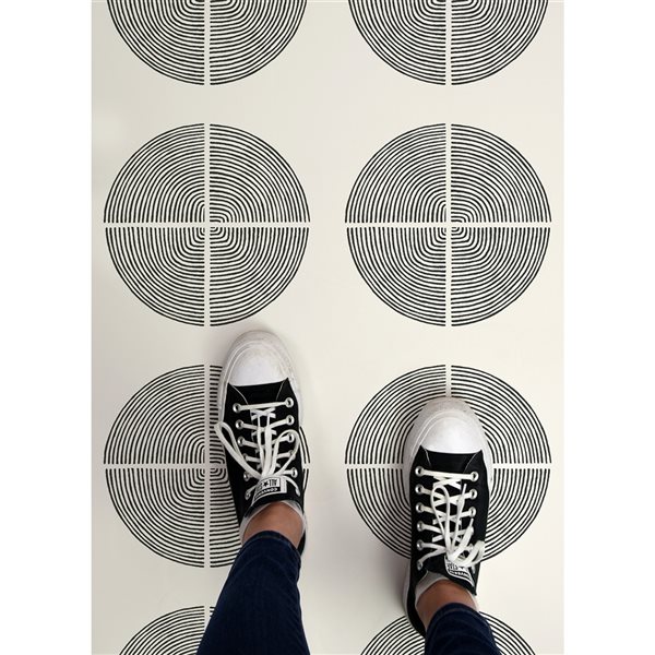 Carreaux de vinyle autocollants Luminary par FloorPops noirs, paquet de 10