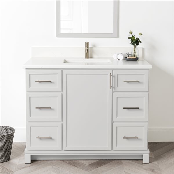 Meuble-lavabo gris pâle de 42 po avec comptoir en quartz de Carrare par Tenor