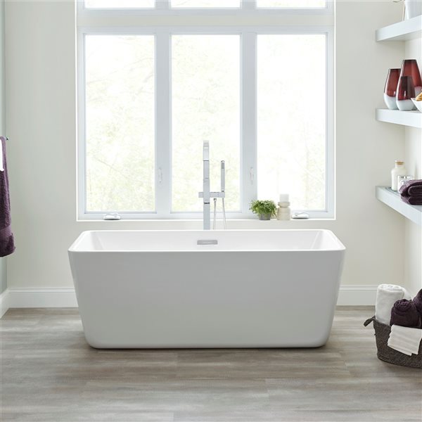 American Standard Sedona 29.88-in W x 62.75-in L White Acrylic Rectangular Centre Drain Freestanding Bathtub