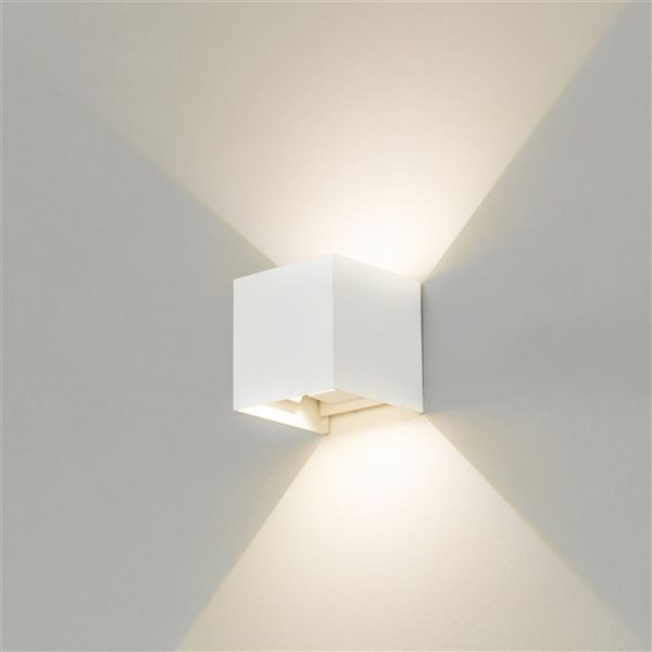 Quickway Imports 4-in x 3-in White Decorative Wall Sconce