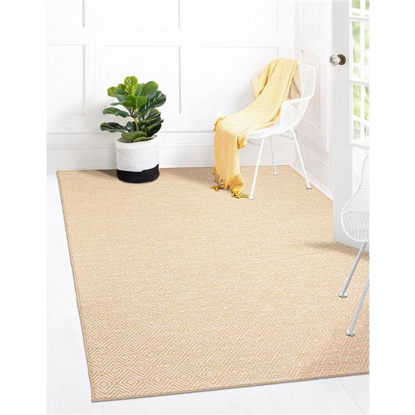 Tapis d'intérieur/extérieur Veranda Diamond rectangulaire 7 pi x 10 pi au motifs géométriques doré par Ecarpet