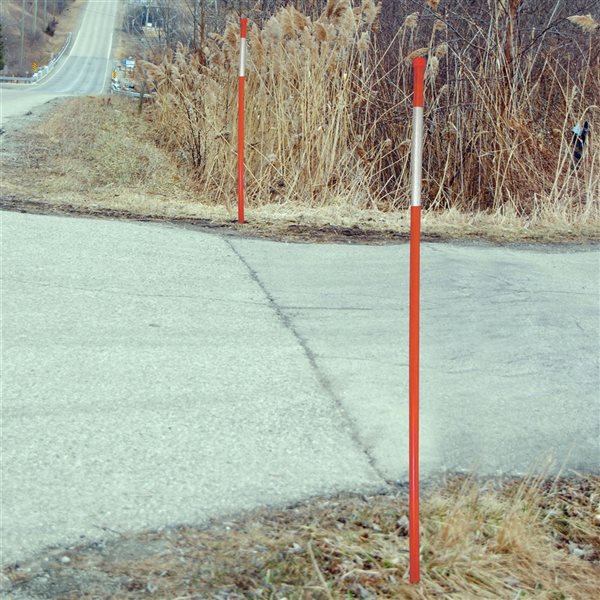 Marqueurs d'allée réfléchissants oranges de 48 po par Oskar, paquet de 48