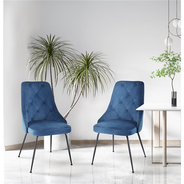 Ensemble de 2 chaises Plumeria en velours bleu avec pattes chromés par HomeTrend