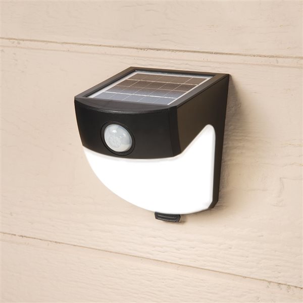 Halo 120-Degree LED Black Motion Activated Sensor Outdoor Solar Security Light