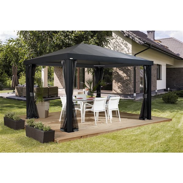 Abri de jardin rectangulaire Sojag Monteserra 10 x 12 po métal noir avec toit en polyester