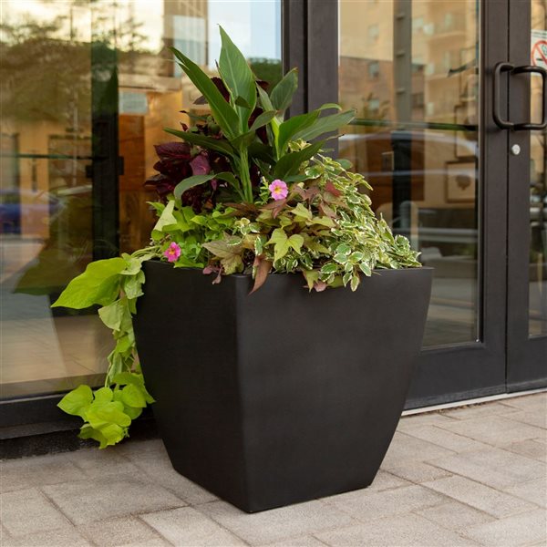 Mayne Kobi 24-in Black Self Watering Square Planter
