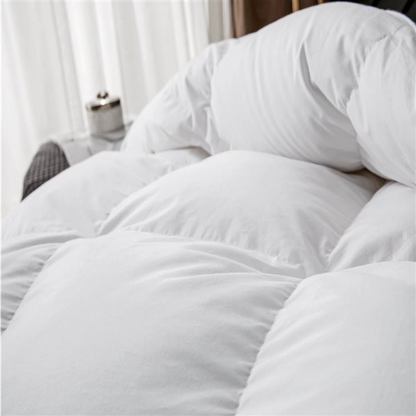 Royal Elite All Seasons 233 TC Feather Duvet Reversible Queen Comforter