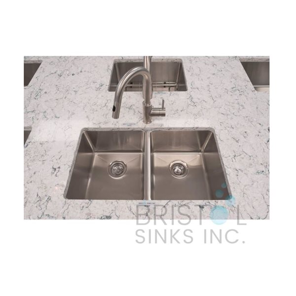 Évier double en acier inoxydable de 31 po x 18 po par Bristol Sinks