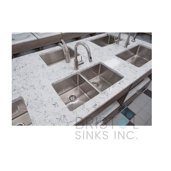 Évier double en acier inoxydable de 31 po x 18 po par Bristol Sinks