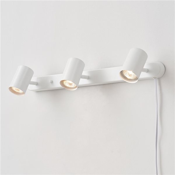 Globe Electric Dale 22.25-in 3-light Matte White Plug-In Track Lighting