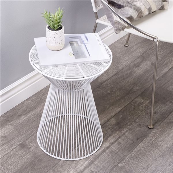 HomeRoots 18-in White Cinched Iron Round Top End Table