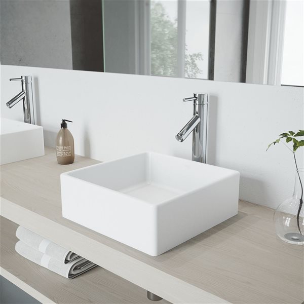 Ensemble lavabo carré et robinet de salle bain Dianthus de VIGO blanc et chrome