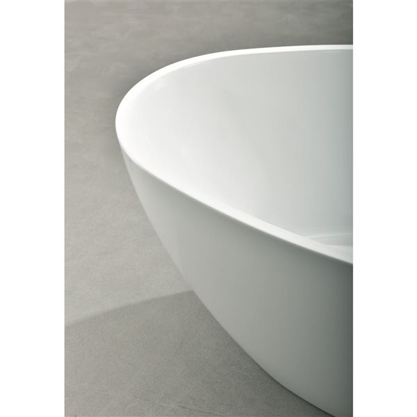 A&E Bath And Shower Modern 38.18-in x 66.92-in White Freestanding Bathtub