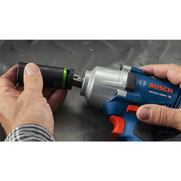 Bosch 18V Brushless 1/2-in Mid-Torque Impact Wrench Kit with Pin Detent 2 CORE18V 4 Ah Advanced Power Batteries