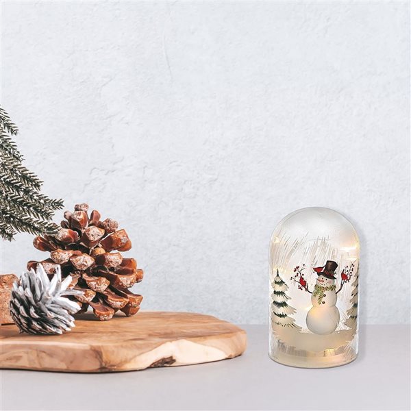 iH casadécor 6.3-in Christmas LED Glass Dome Snowman Scenery