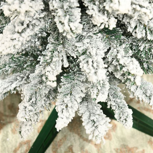 HomCom 6-ft Artificial Christmas Tree with 390 Snow Flocked Branches