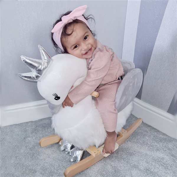 Qaba Wooden Base White Swan-Shaped Baby Rocker Chair  with Realistic Sounds and Seat Belt