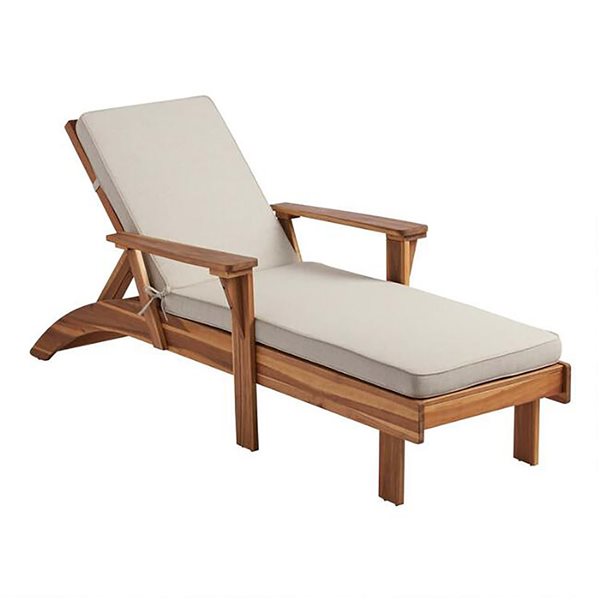 Chaise longue inclinable d'extérieur Coyle par Linon Home Decor en bois naturel et coussin beige