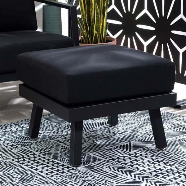 Pouf d'extérieur carré 22 po Arkona par Linon Home Decor cadre aluminium noir et coussin noir