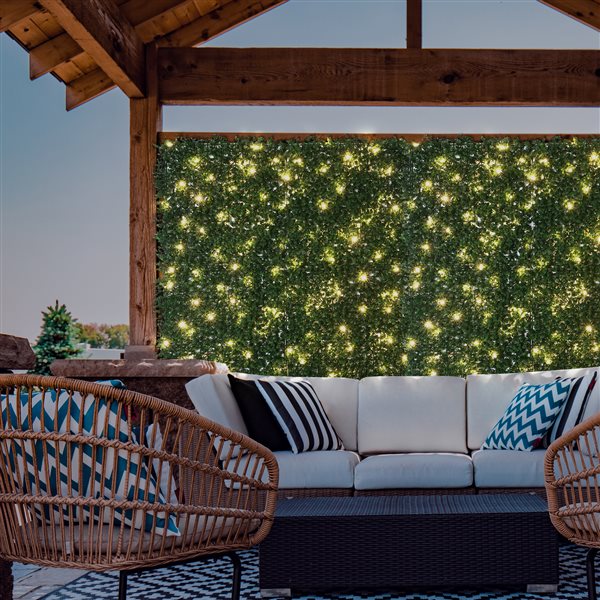 everhome English Boxwood Artificial Hedge Wall Panel with Lights - 3.28 x 3.28-ft - 1/Pack