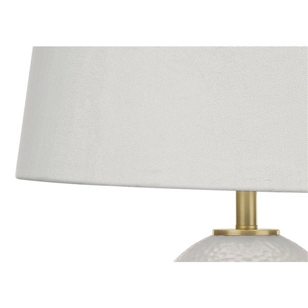 Lampe de table contemporaine 26 po Monarch Specialties céramique blanche avec abat-jour en tissu ivoire