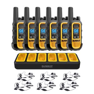 Radios didirectionnelles robustes DEWALT  DXFRS300BCH6-SV1 avec chargeur de port et écouteurs de surveillance - 6/paquet