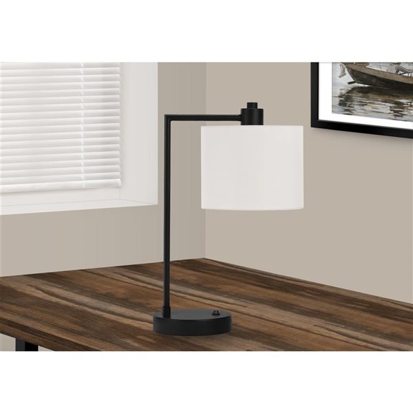 Lampe de table moderne 19 po avec port USB Monarch Specialties métal noir avec abat-jour en tissu ivoire